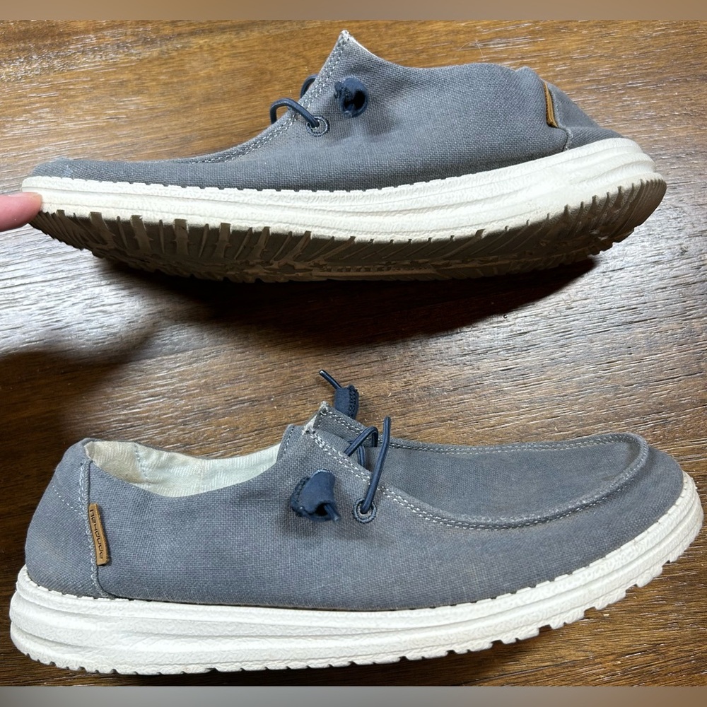 Hey Dude Size 10 Wendy Chambray Navy White (Grey) Shoes - Picture 2 of 6